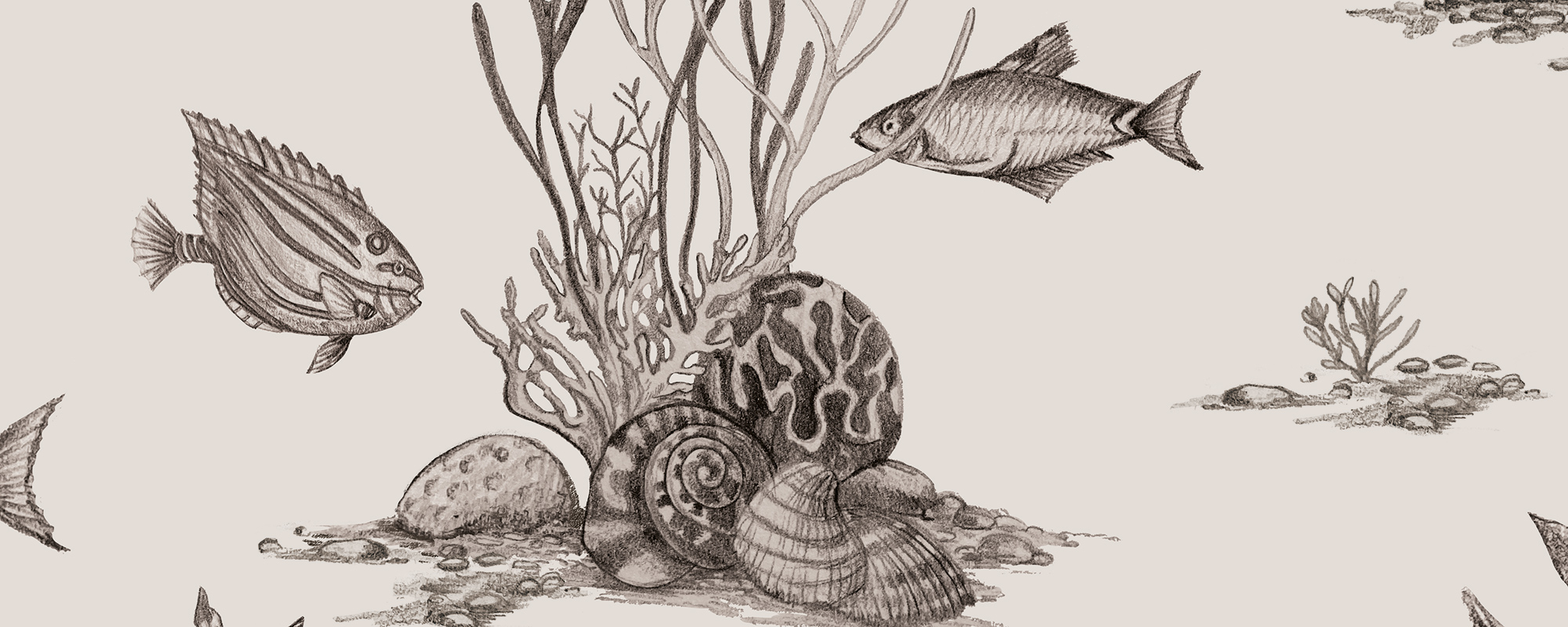 Toile de Jouy mere-elu – beež. Käsitsi illustreeritud tapeedidisain.