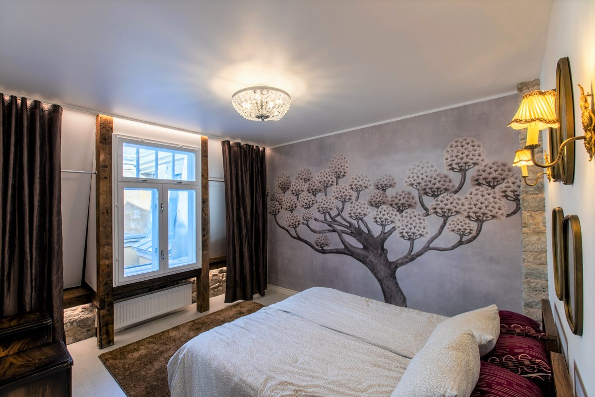 decorating a bedroom? 10 wallpaper and mural ideas for your walls