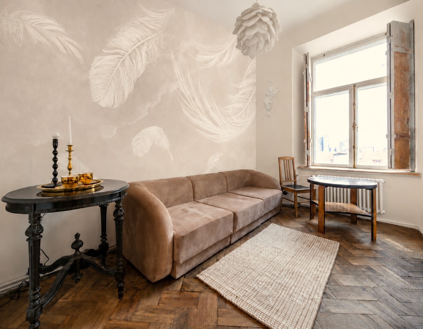 Falling Feathers – Beige