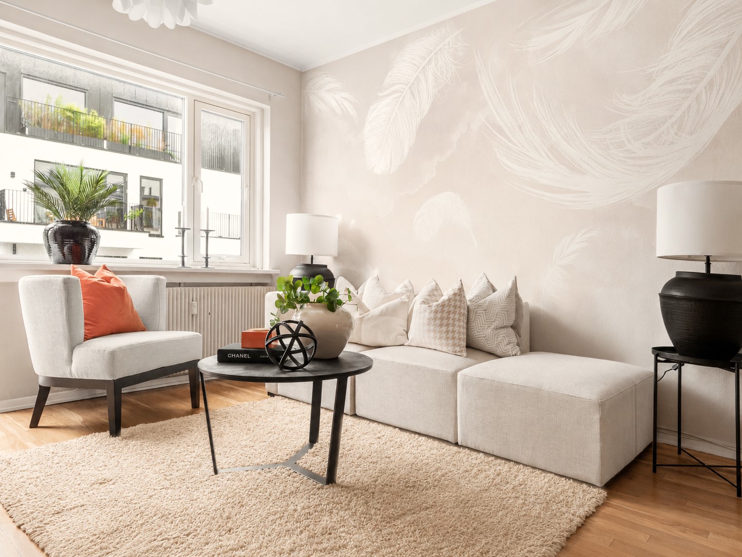 Falling Feathers – Beige