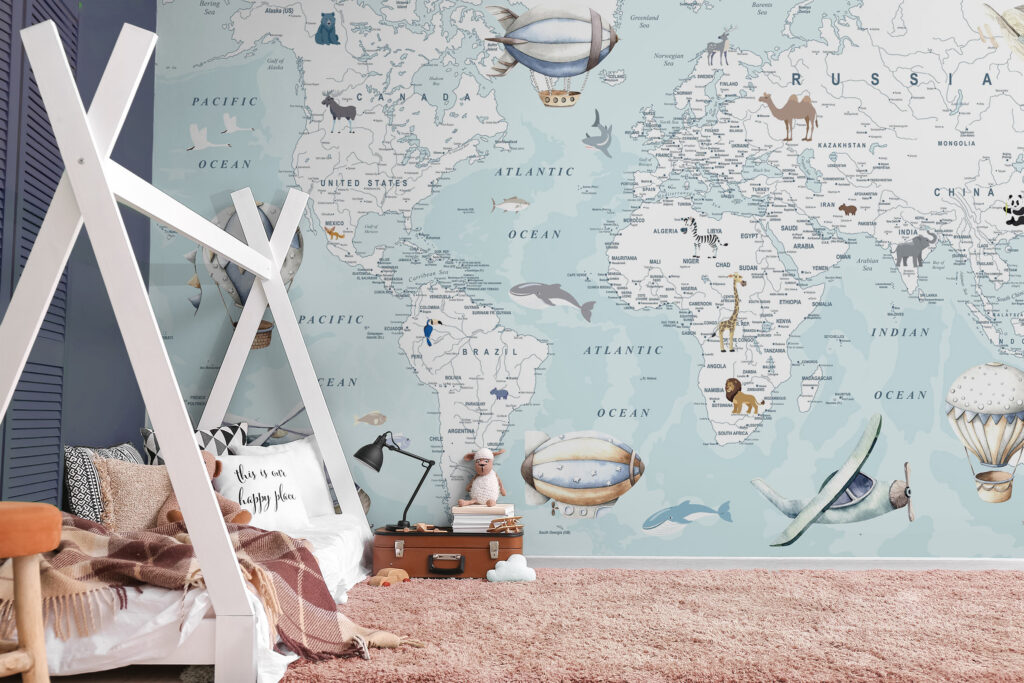 Lastetoa tapeet maakaardiga. | Kids world map wallpaper with animals, aeroplanes, balloons and illustrated oceans