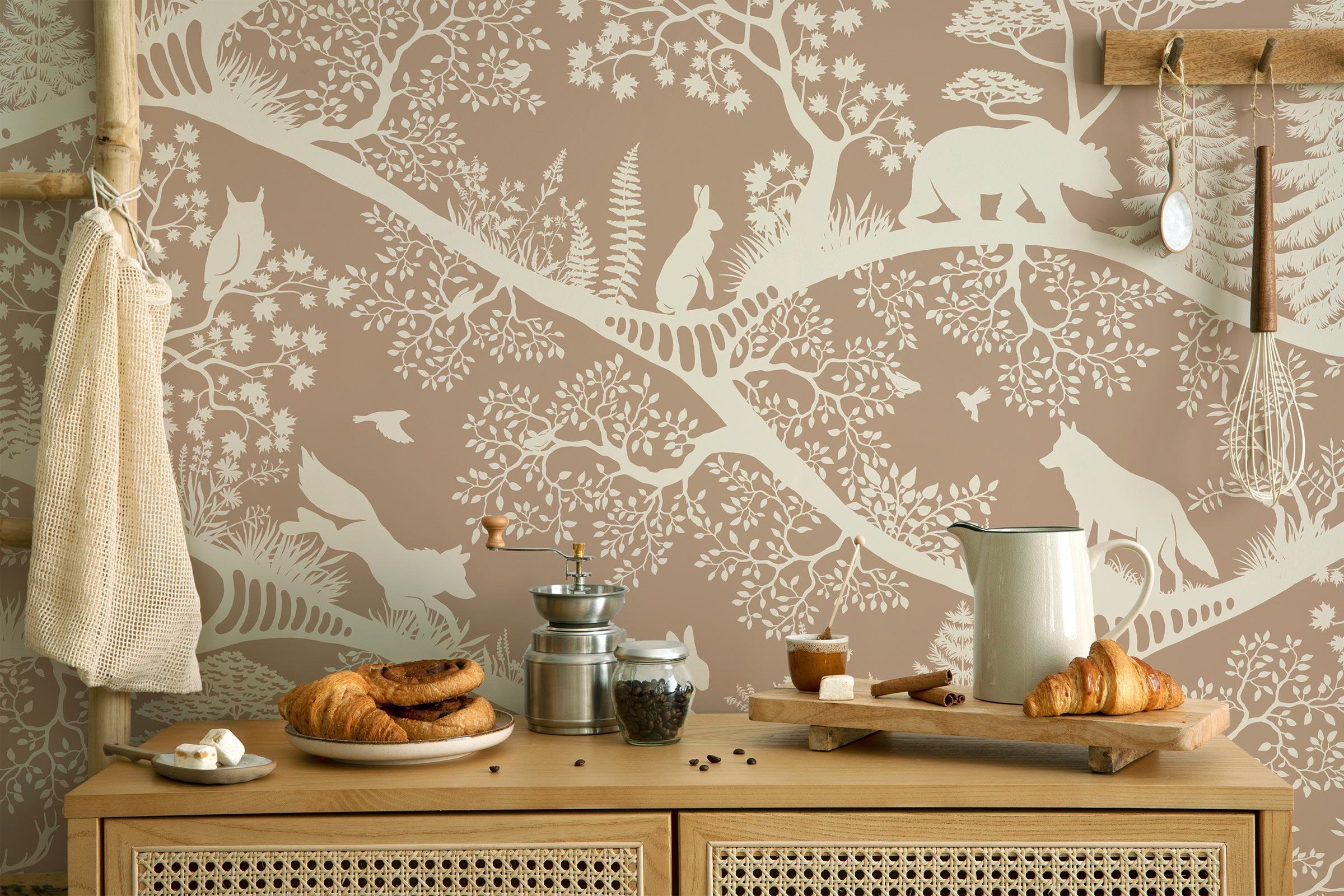 Nordic Nature in Beige-White