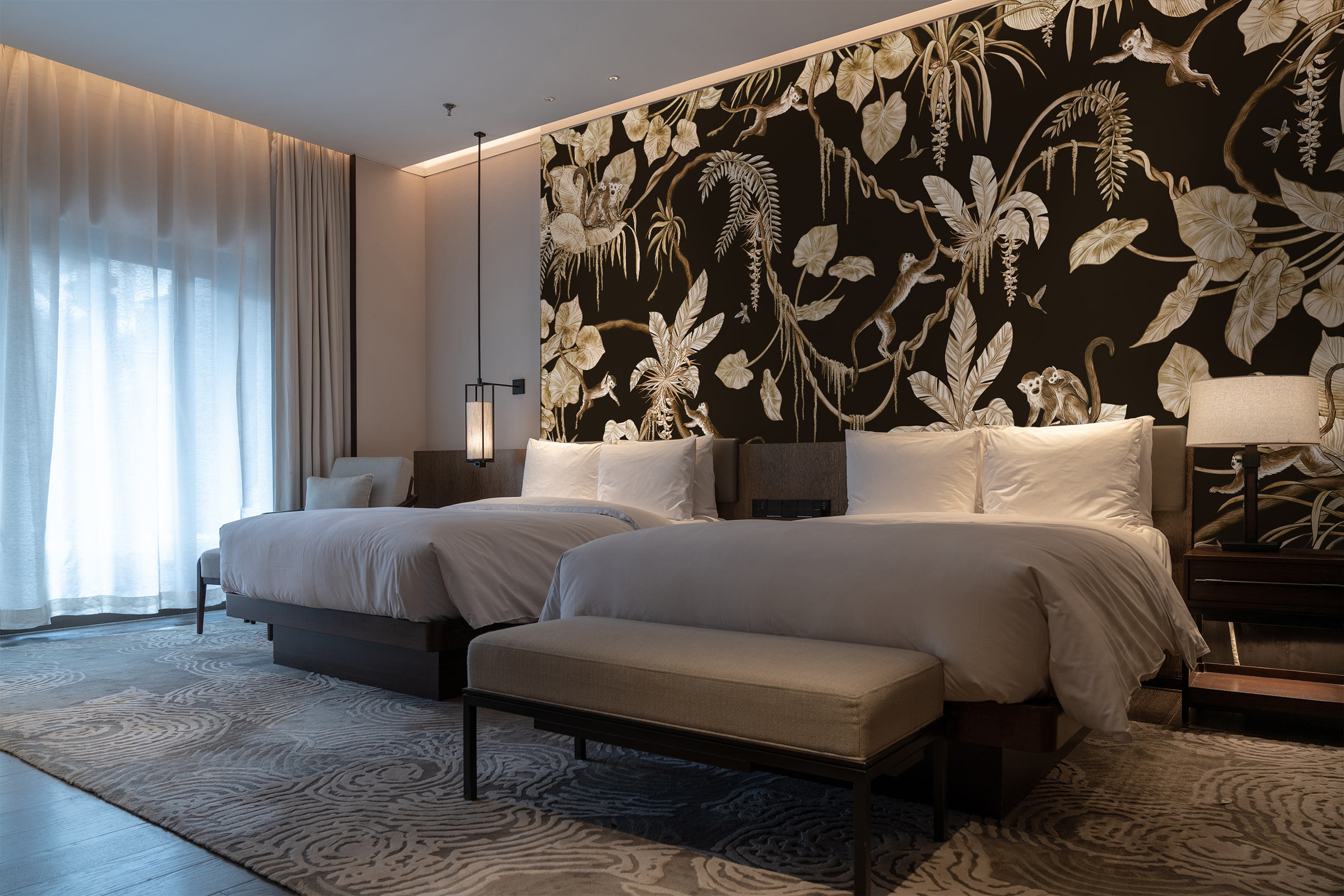 Troopiline sviit – must