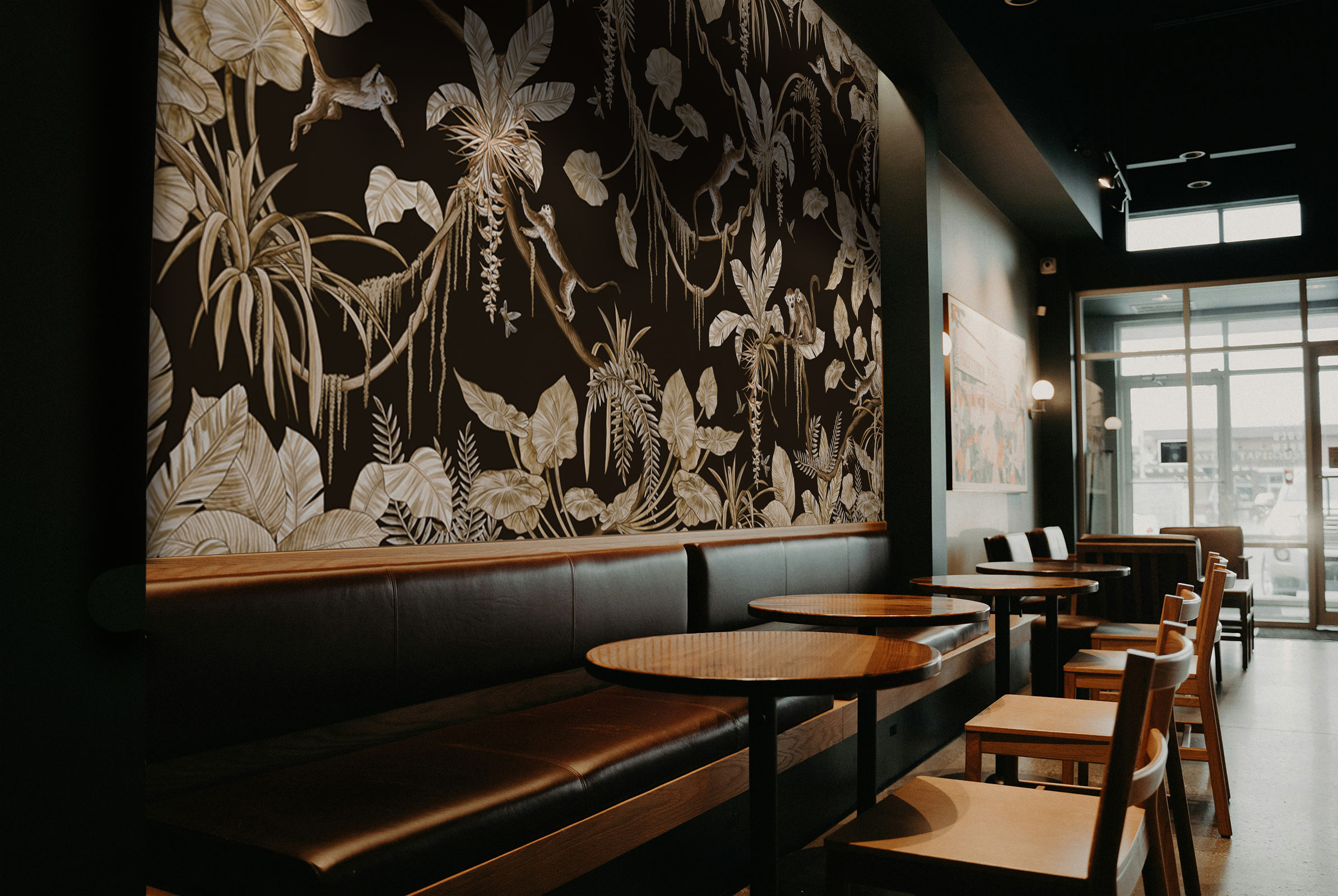 Troopiline sviit – must