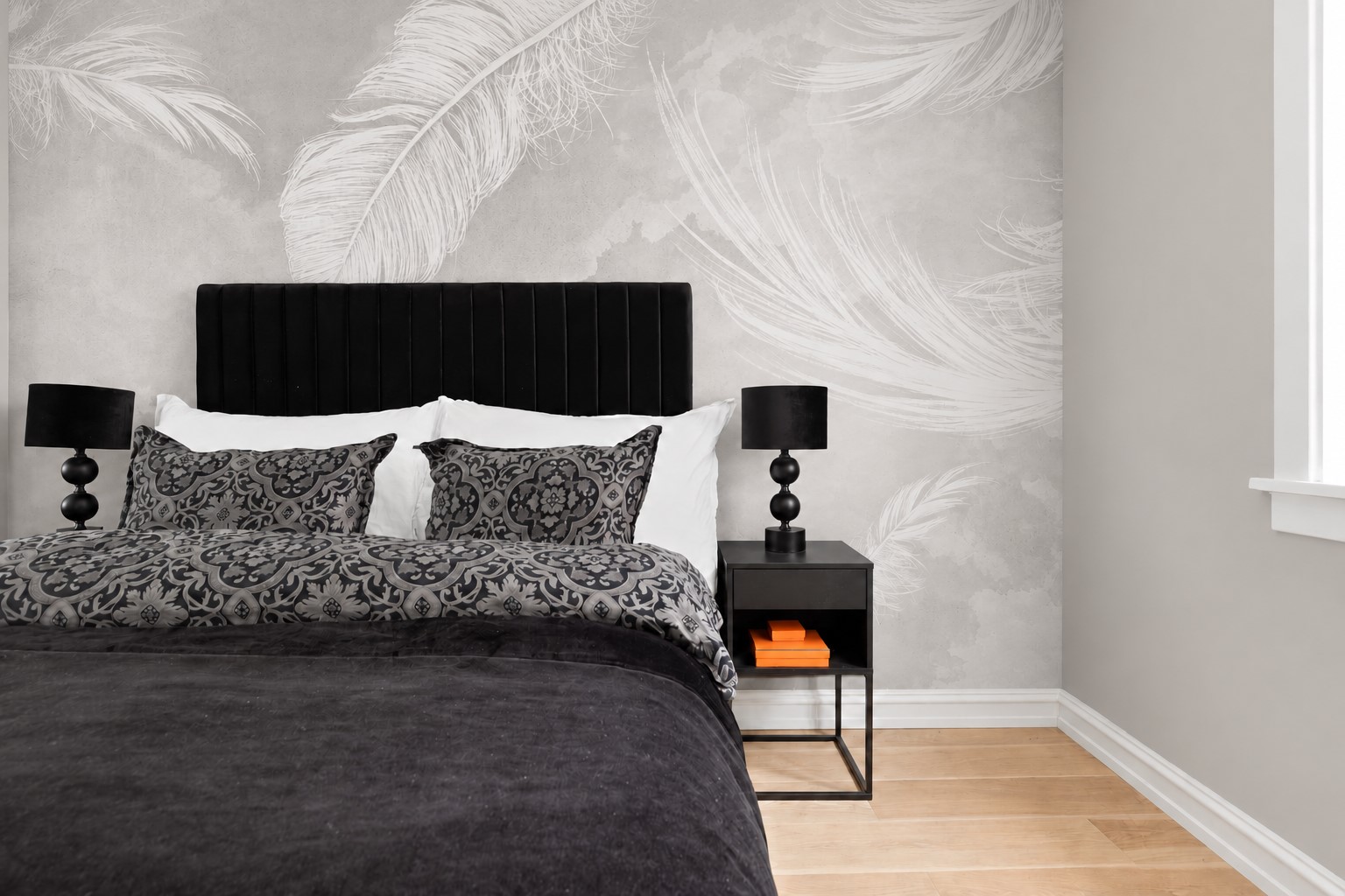 Falling Feathers – Light Grey