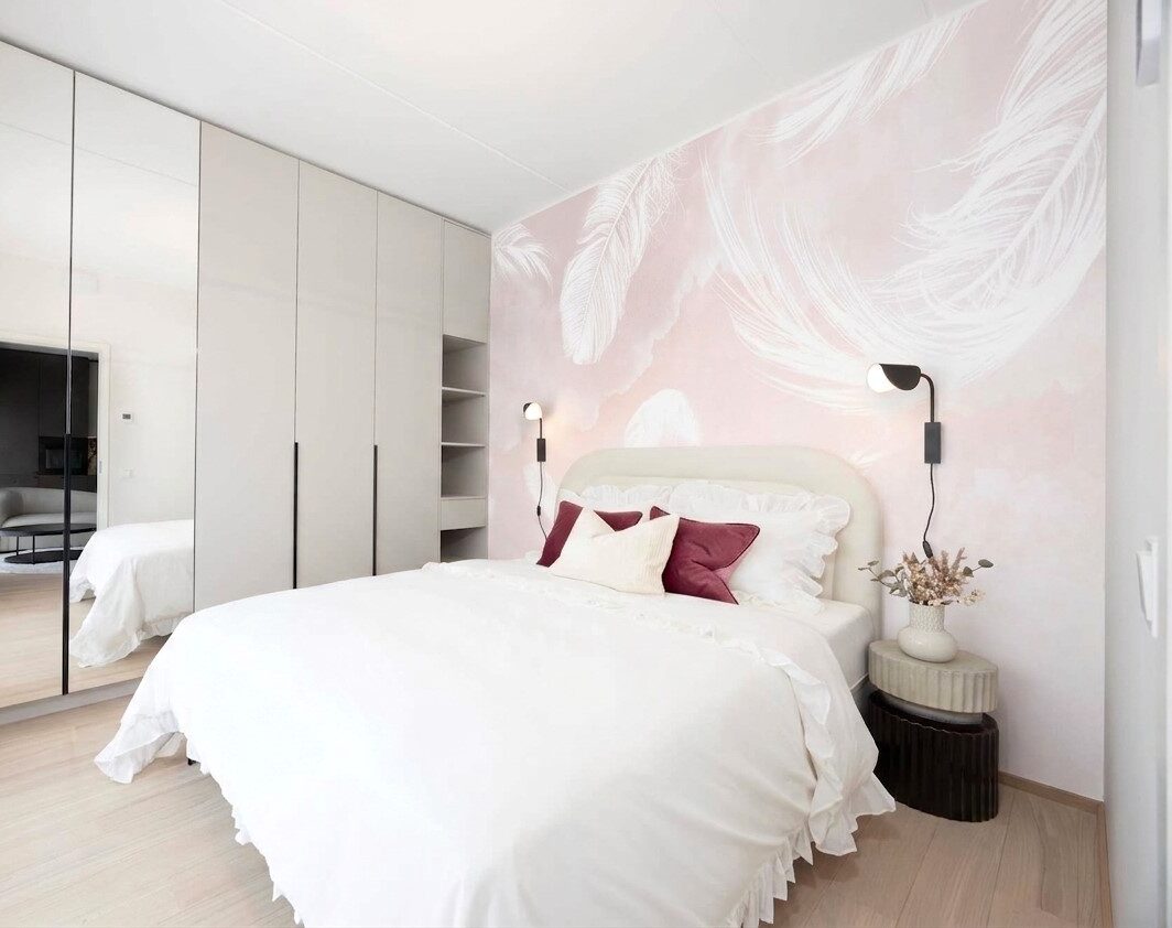 Falling Feathers – Pink